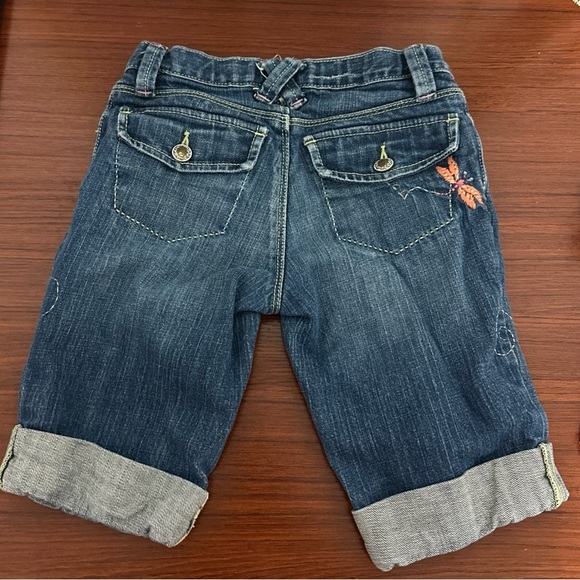 Gap Blue Denim Dragonfly Embroidery Stretch Bermuda Rolled Shorts Size 8 Girls - Picture 10 of 10